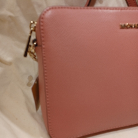 Michael kors crossbody - Picture 2 of 9